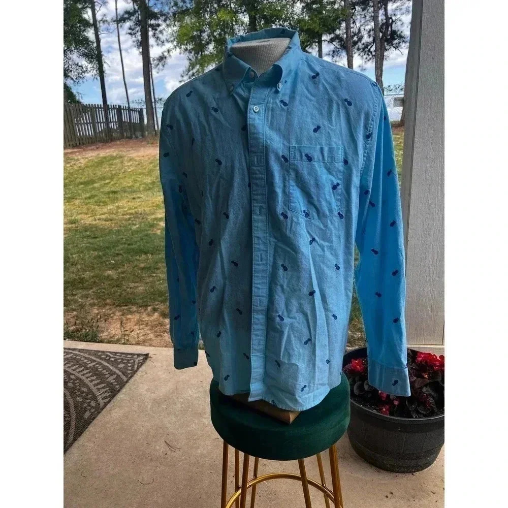 Crown & ivy men’s button up XL pineapple embroidery